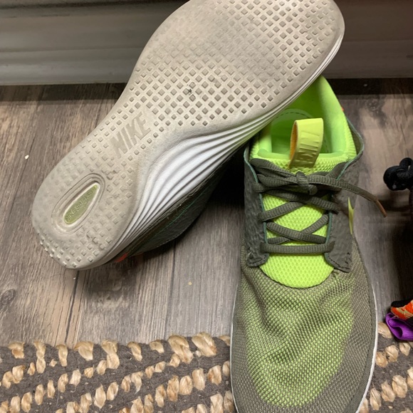 Nike - Picture 6 of 7